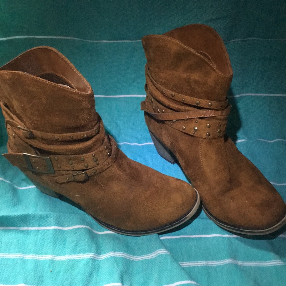 Charger boots